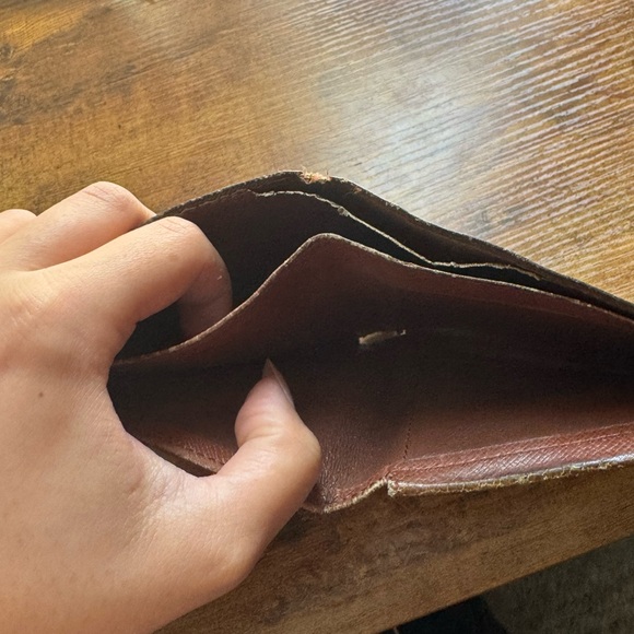 Louis Vuitton Bifold Wallet - Picture 7 of 11